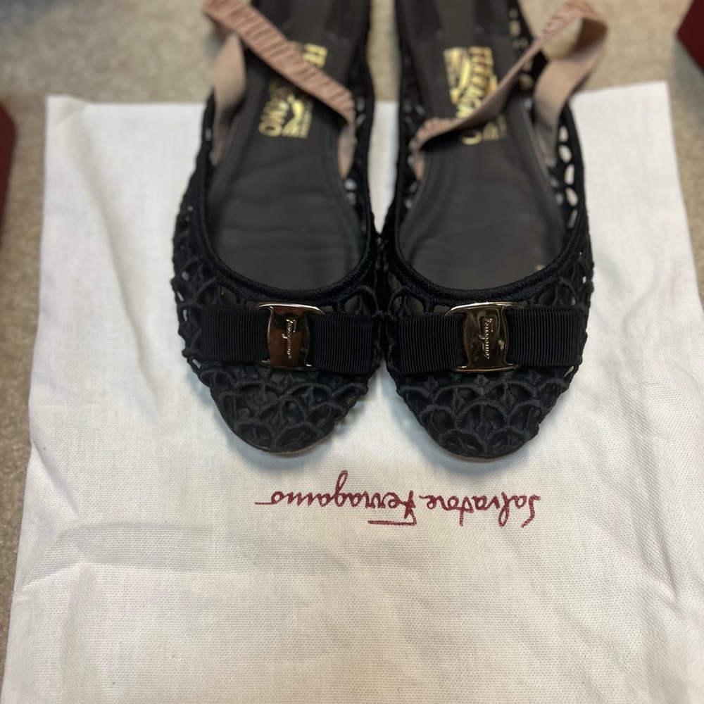Salvatore ferragamo varina flats- sling back Us9.5 great condition barely worn